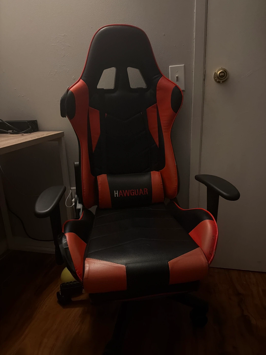 HAWGUAR Gaming Chair - Black and Red