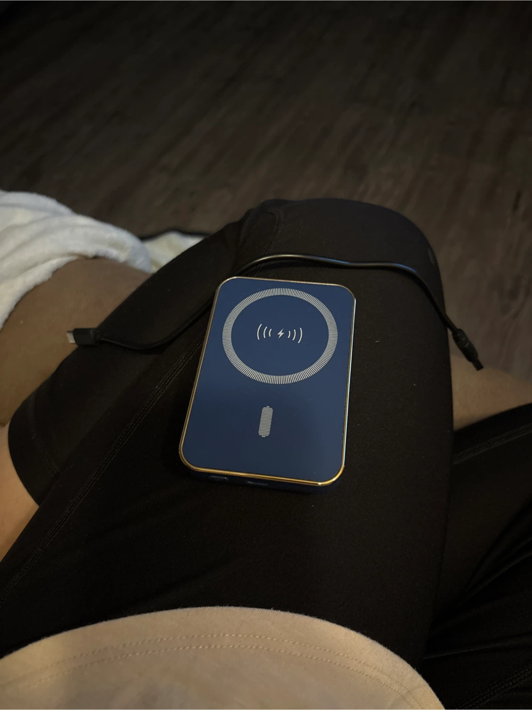 Blue Magnetic Wireless Charger Power Bank