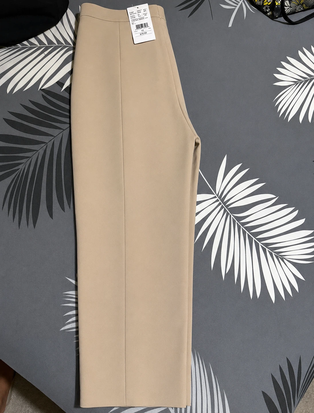 Laura Petites Women's Khaki Pants/Capri Size 6