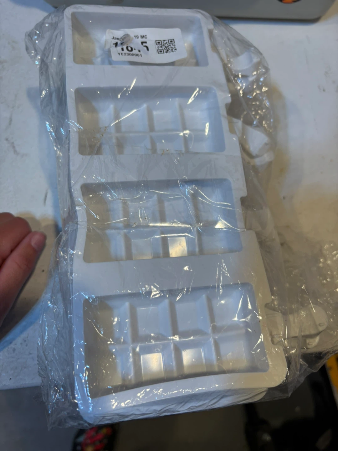 Ice pop molds with sticks
