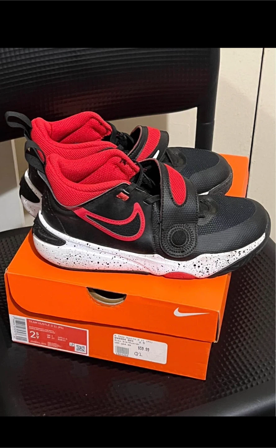 Brand new - Nike Team Hustle D 11 PS Black Red Kids Shoes