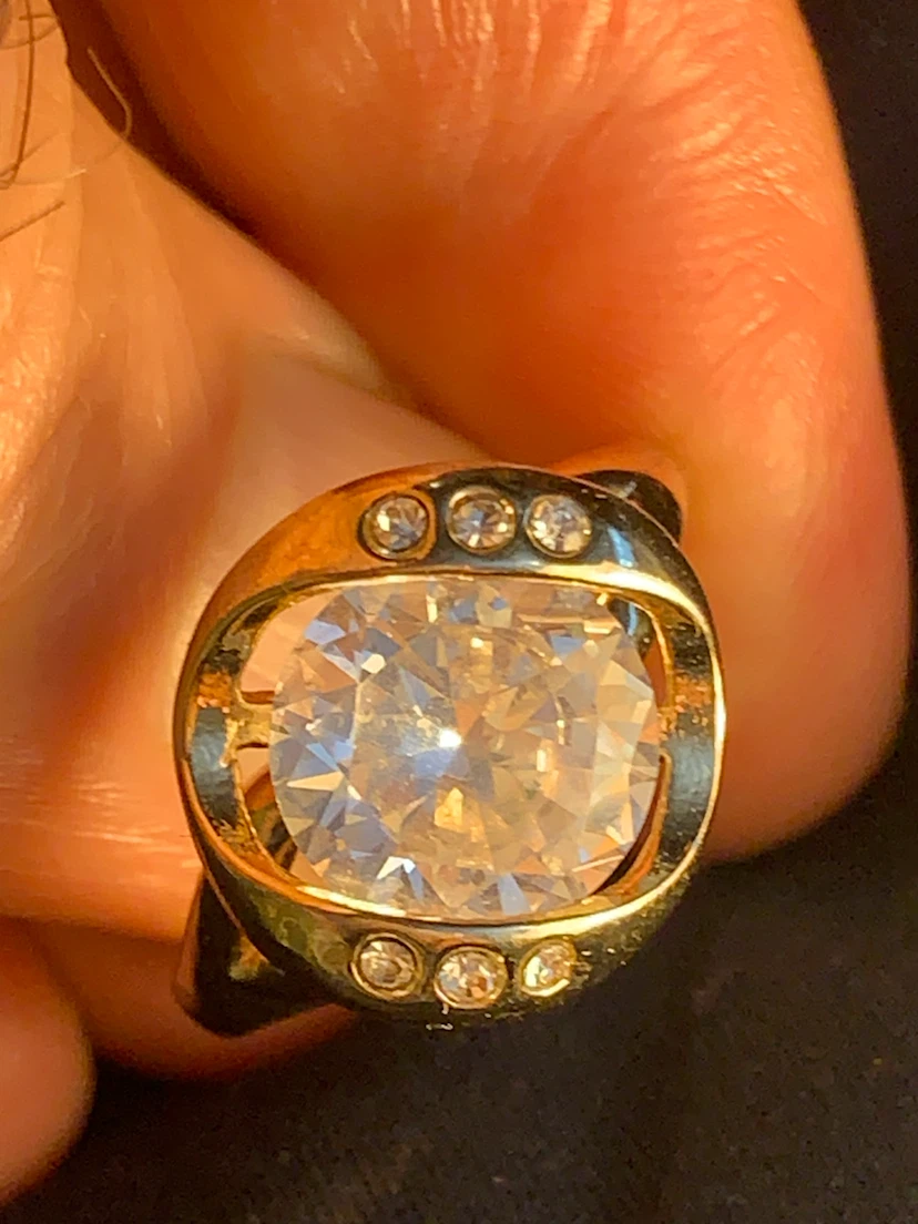 NRT Gold Tone Statement Ring Size 8 - photo 3