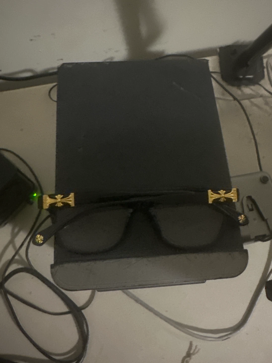 Clear & Black chrome here Glasses - photo 4