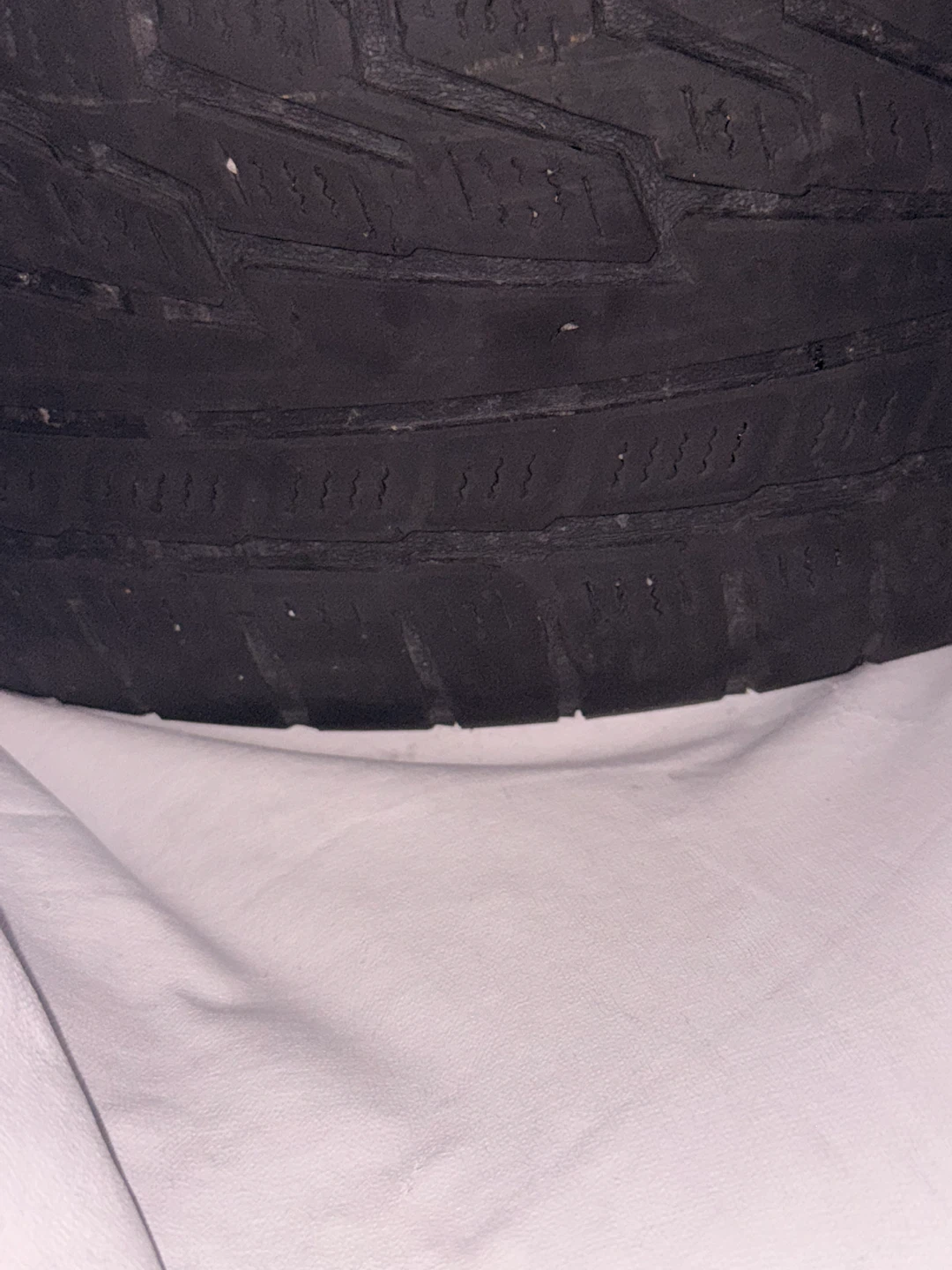 Pirelli 215/55 R16 tire with rim - photo 4