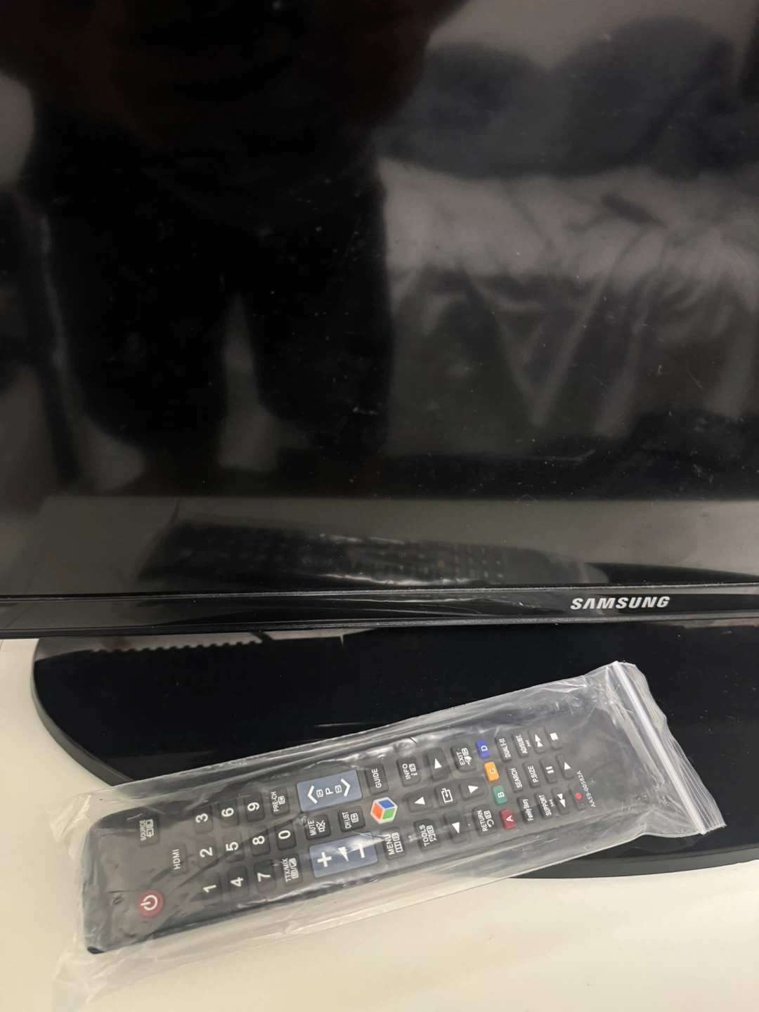 Samsung 40-inch Flat Screen TV - photo 3