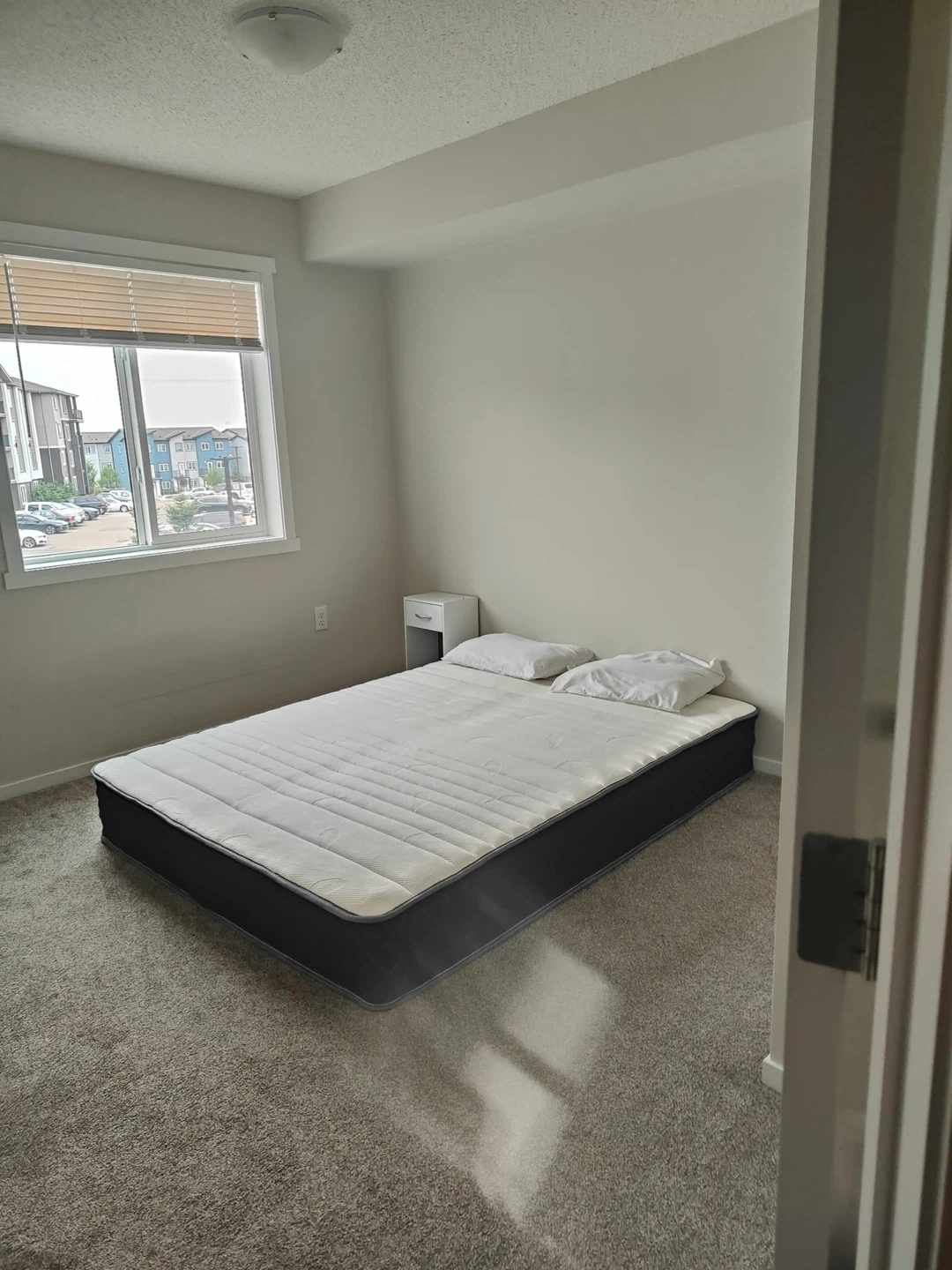 Queen Size Mattress - photo 2