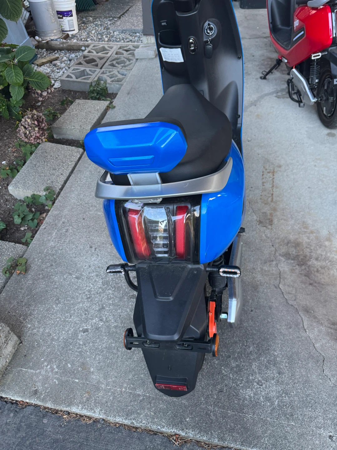 Blue 2025 GIO Supra Electric Scooter NEE - photo 2