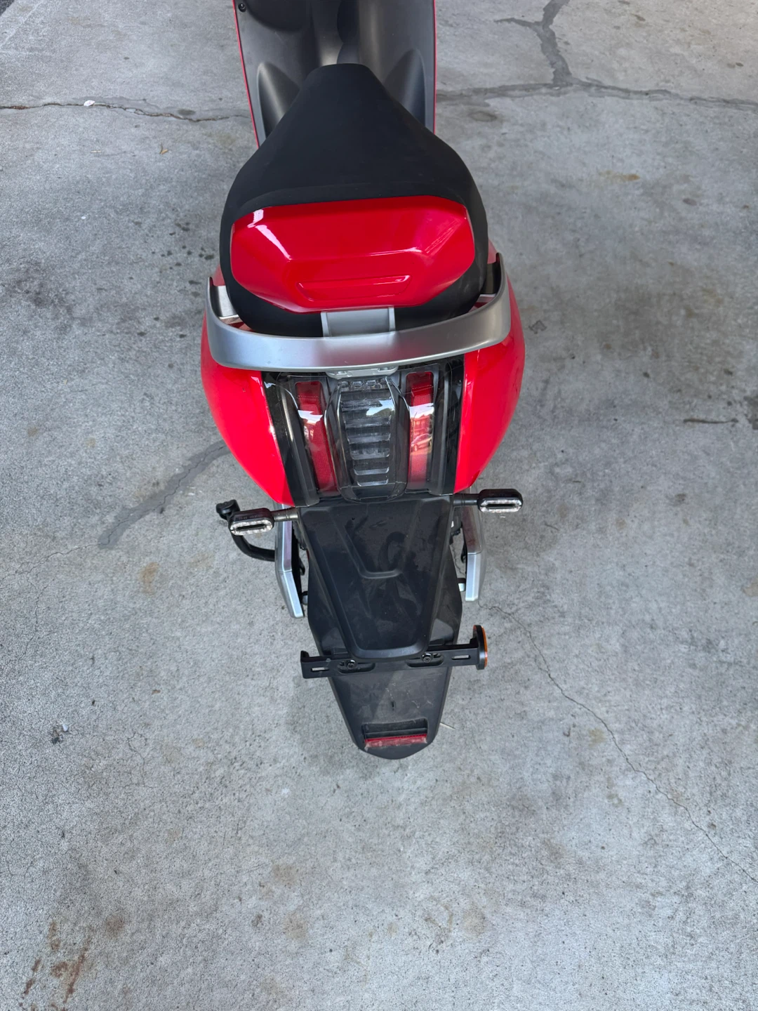 Red GIO Supra Electric Scooter NEW - photo 4