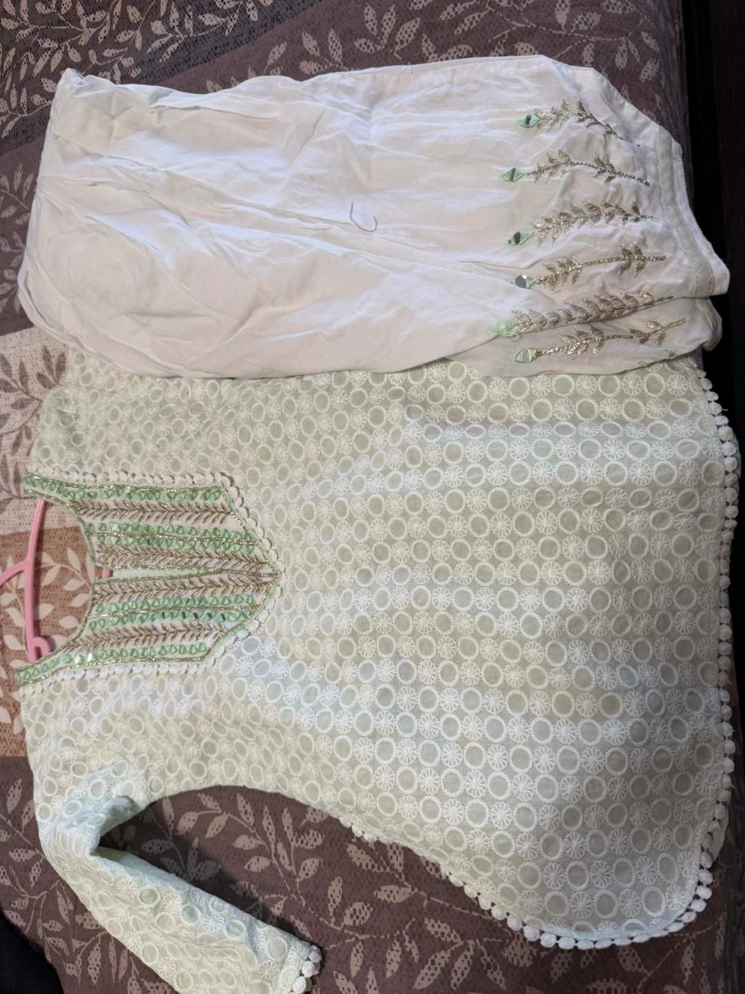 Women's Green Embroidered Kurti Set