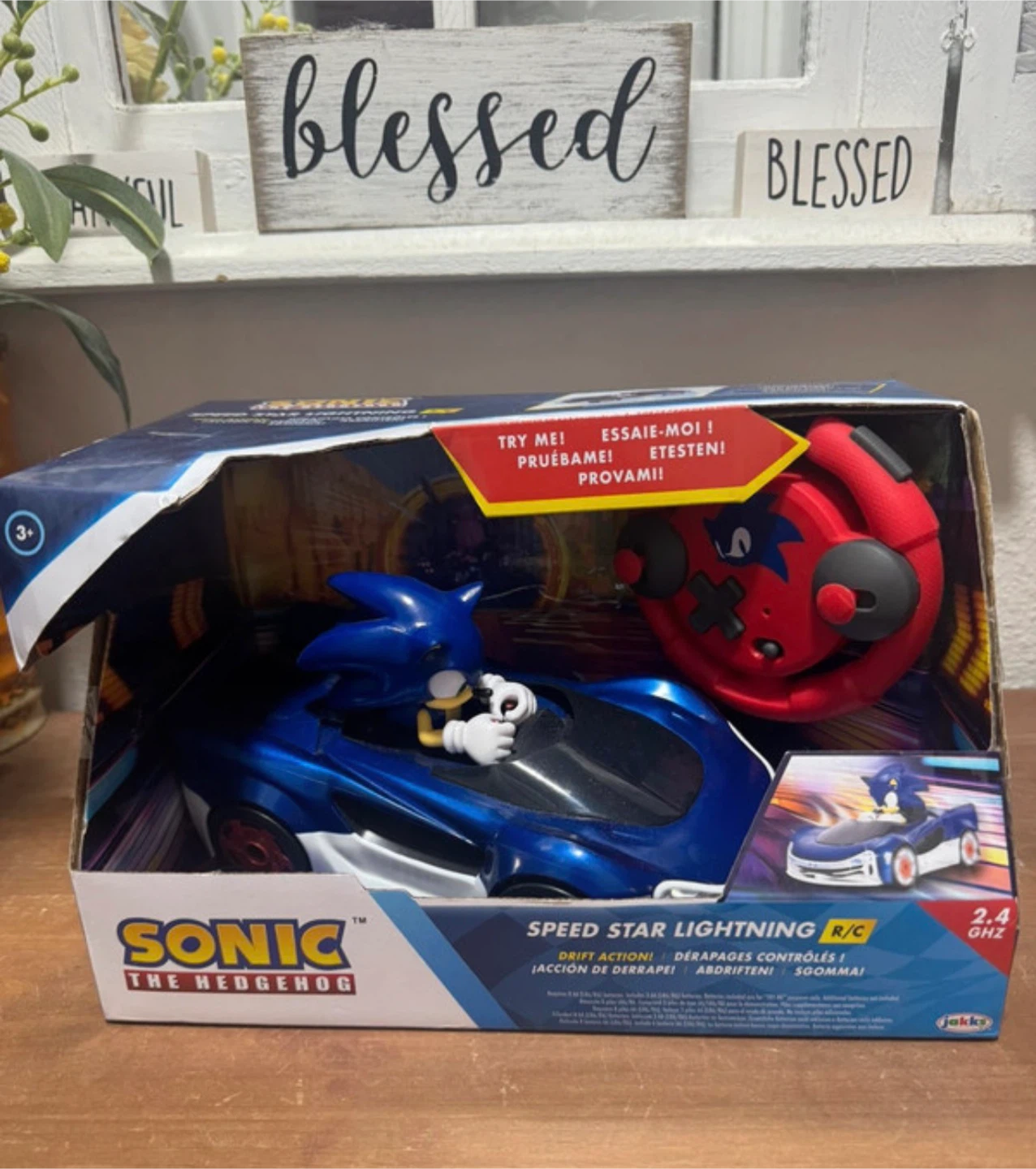 Sonic the Hedgehog Speed Star Lightning Drifting RC Car