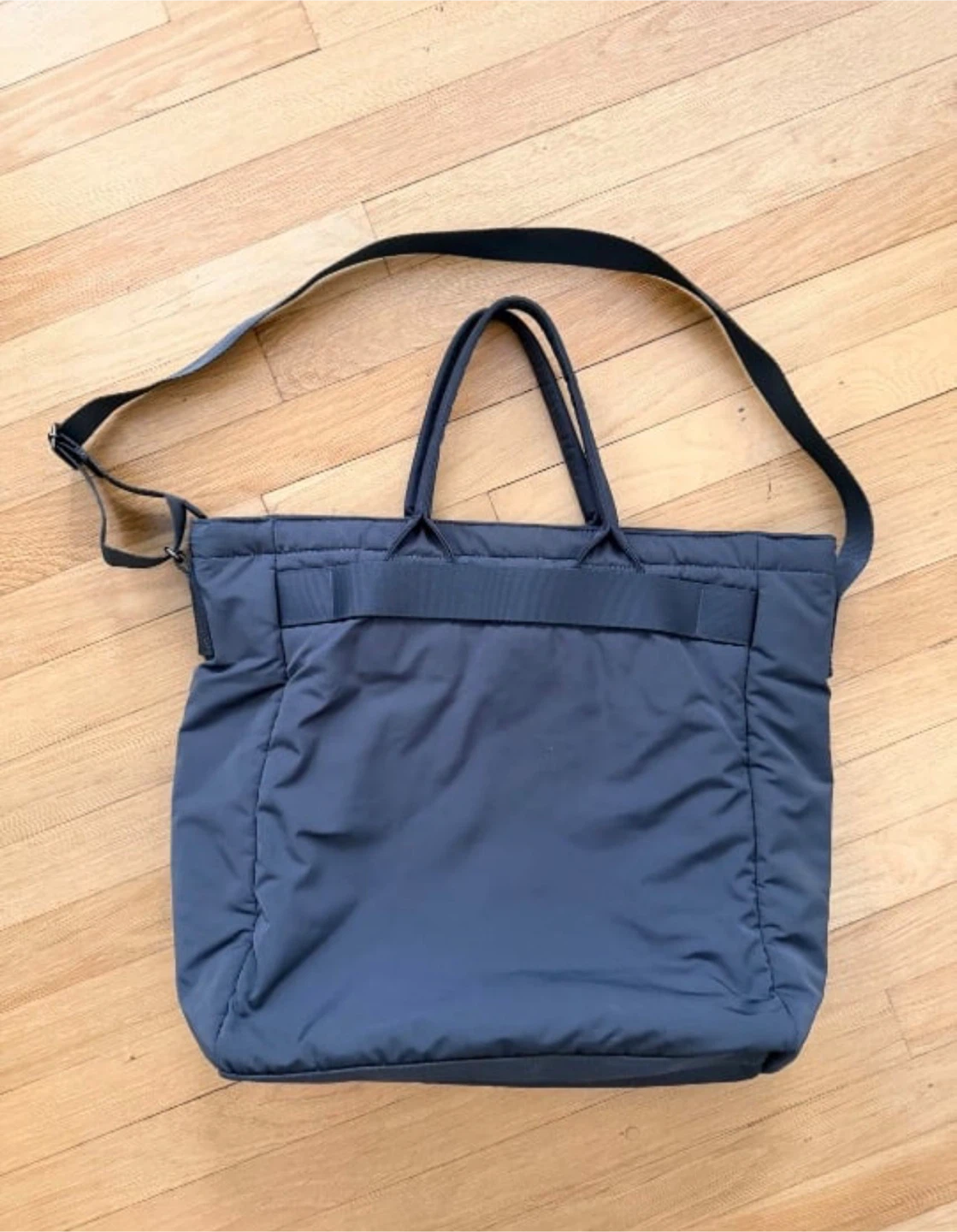 Uniqlo 2-Way Padded Tote Bag in Navy - photo 2