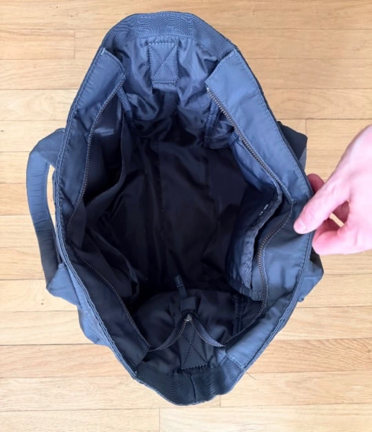 Uniqlo 2-Way Padded Tote Bag in Navy - photo 3