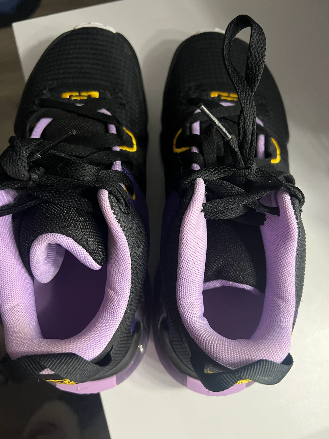 Nike LeBron Witness 5 Basketball Shoes - photo 5