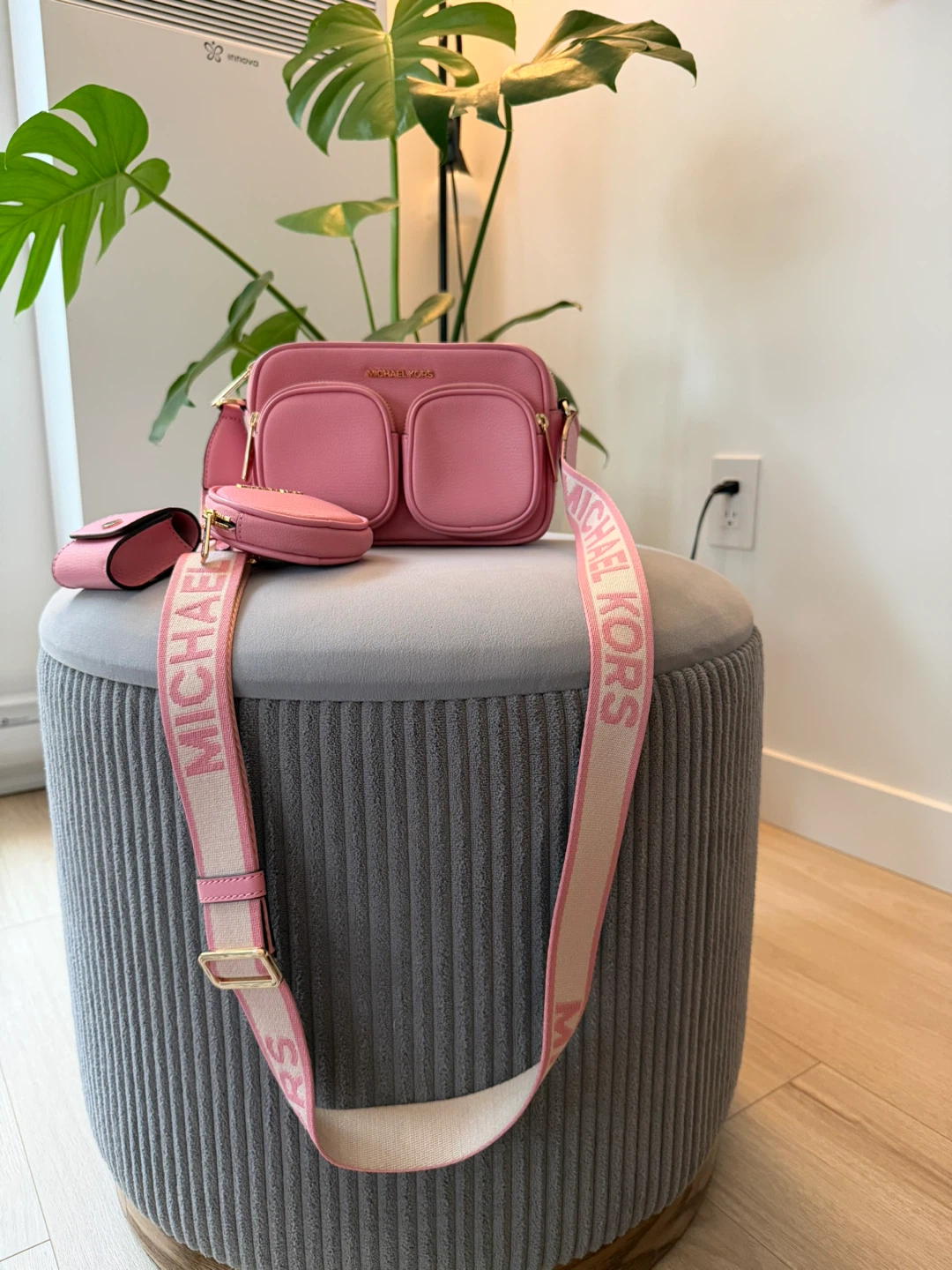 Michael Kors Pink Camera Bag Set - photo 2