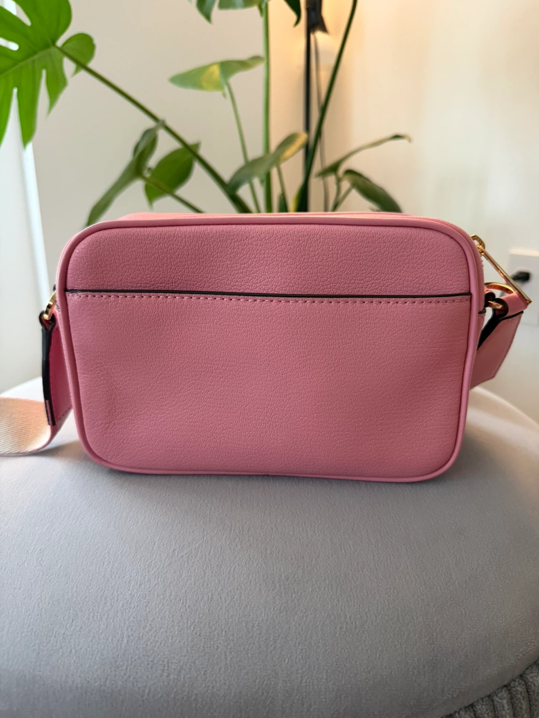 Michael Kors Pink Camera Bag Set - photo 3