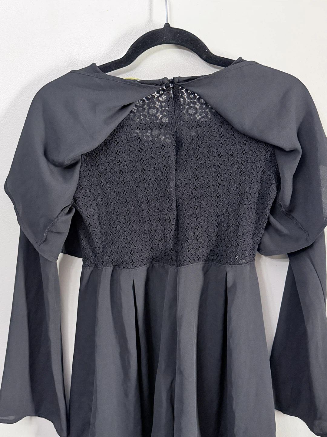 Finn & Clover Black Romper with Lace Detail XS - photo 5