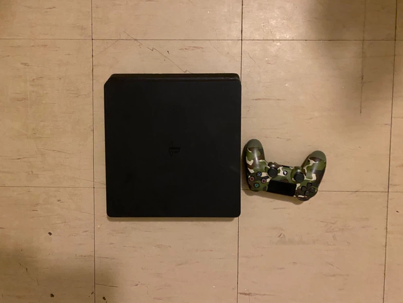 PlayStation 4 Console with Camo Controller (No Cables)