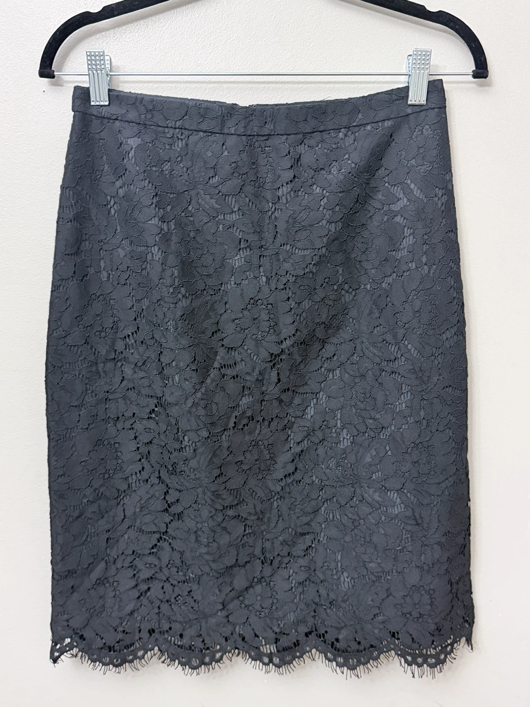 Lord & Taylor Black Floral Scalloped Lace Pencil Skirt 0 - photo 2