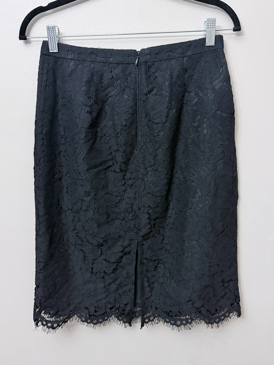 Lord & Taylor Black Floral Scalloped Lace Pencil Skirt 0 - photo 3