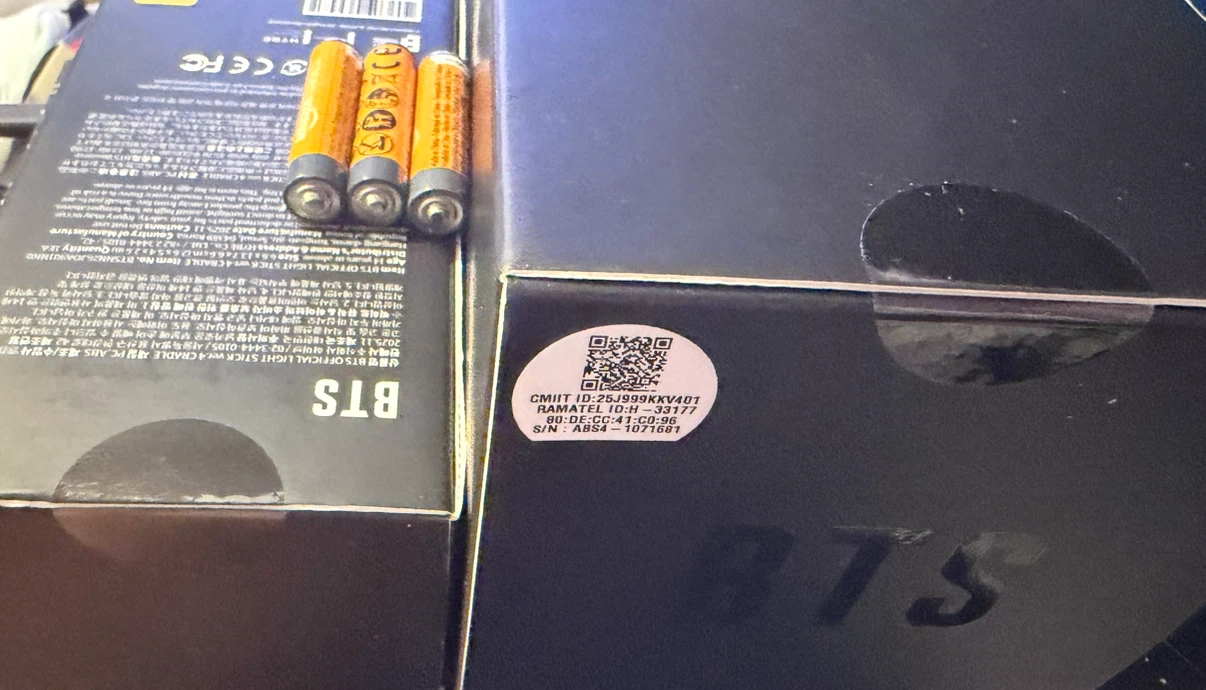 BTS ARIRANG Light Stick Ver.4 + Cradle — $259 - photo 3