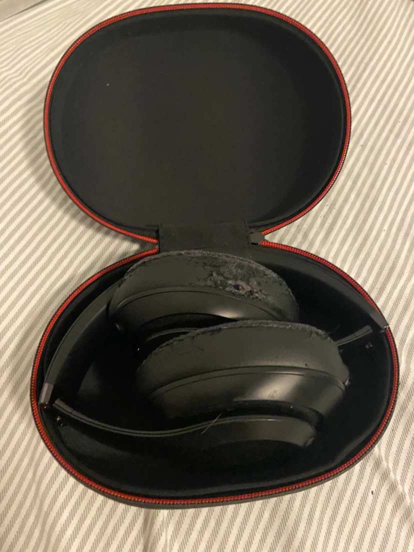 Beats by Dre Headphones with Case - photo 5