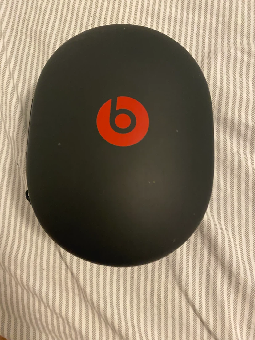 Beats by Dre Headphones with Case