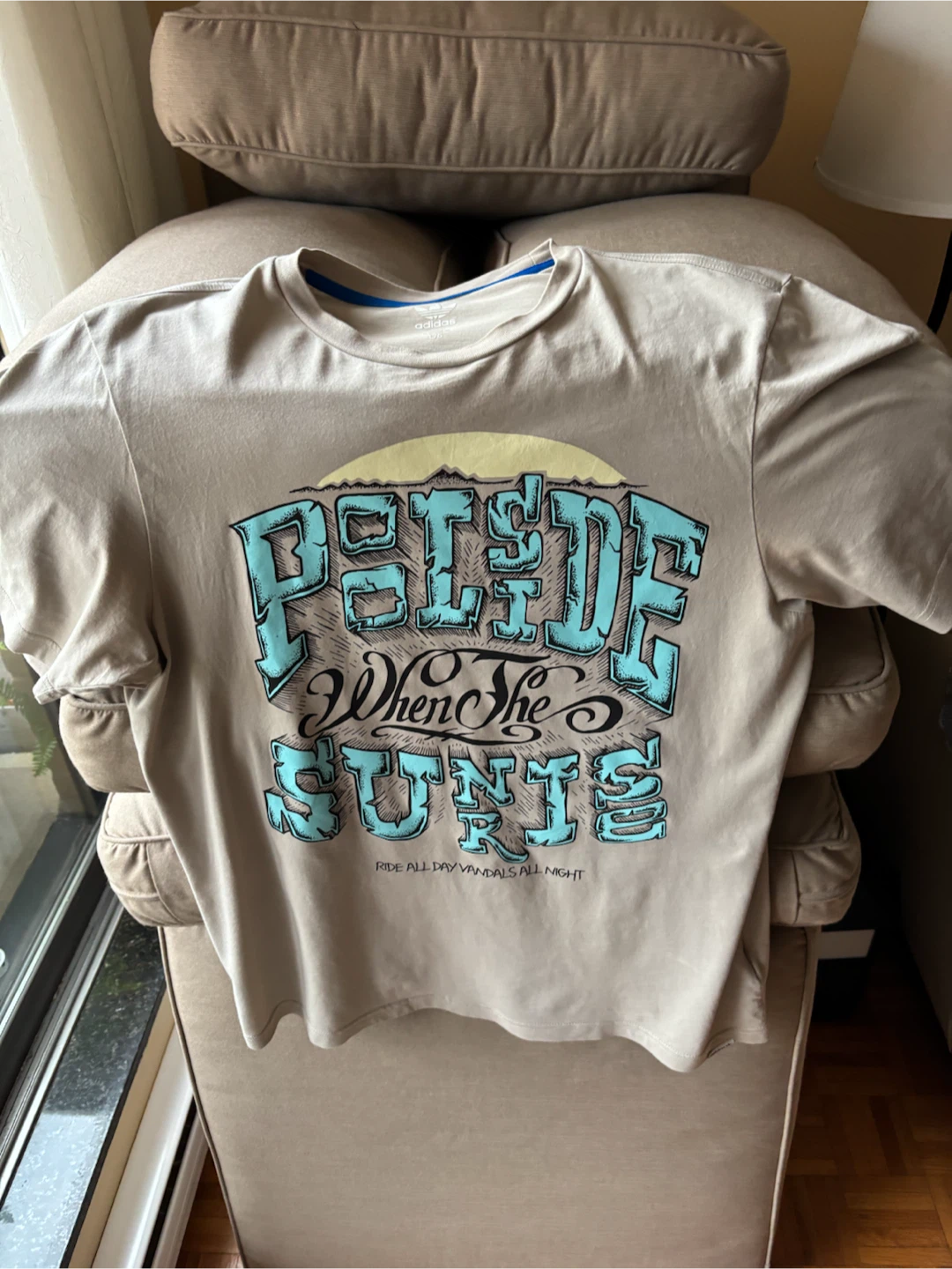 Adidas graphic T-Shirt size L