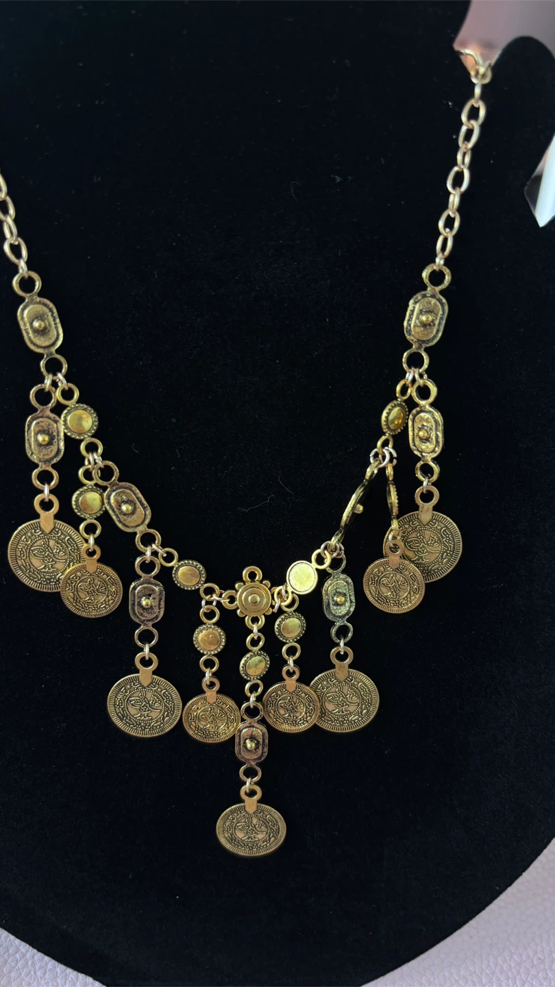 Gold Tone Coin Dangle Necklace