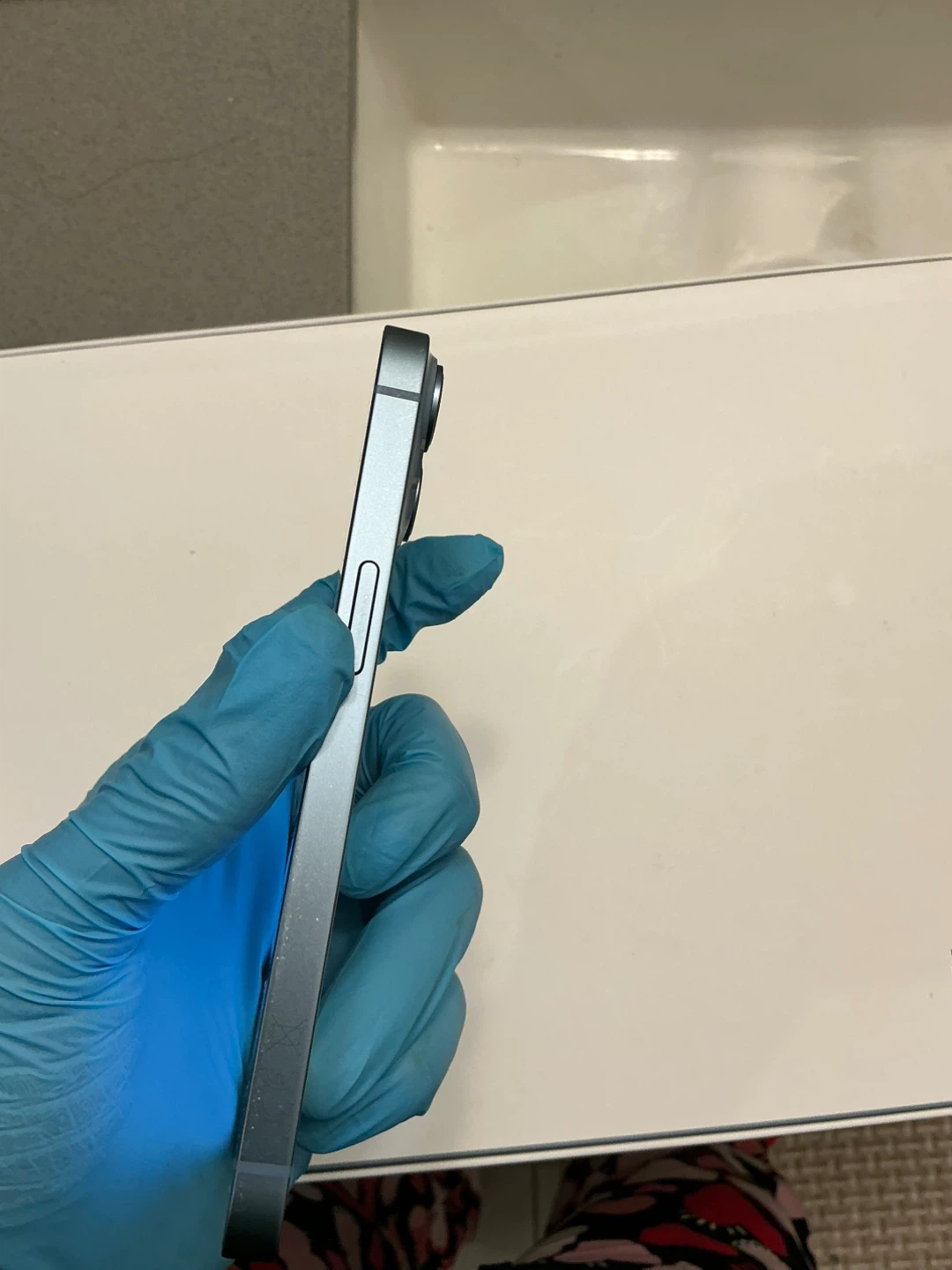 BLUE iPhone 14 128GB — Unlocked - photo 3