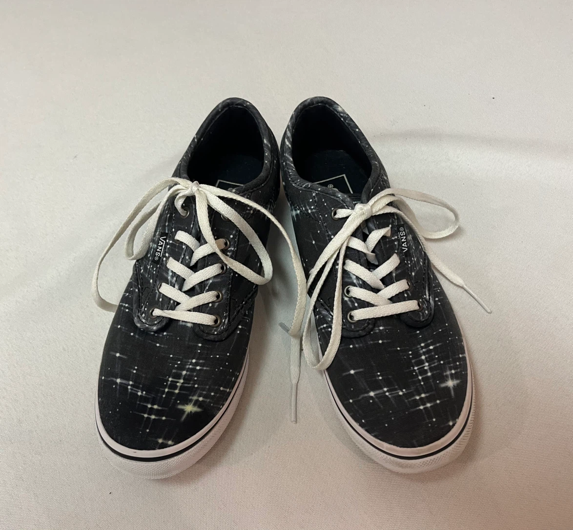 7 - Van’s Ladies or Teens Sneakers / great for back to school - photo 2