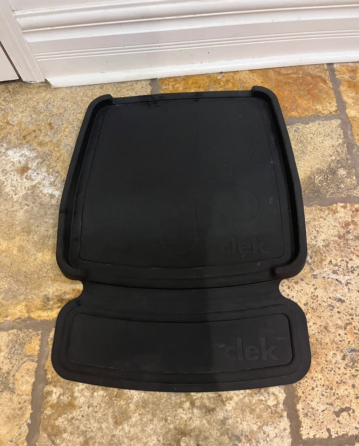 Pink Clek Oobr Car Booster Seat & Matching Black Rubber Mat - photo 4