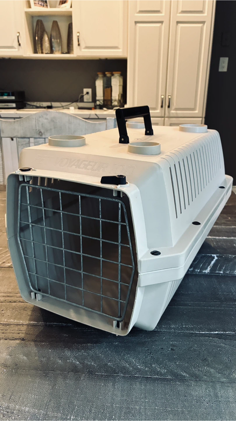 “Pet Voyageur 100” small dog/cat kennel