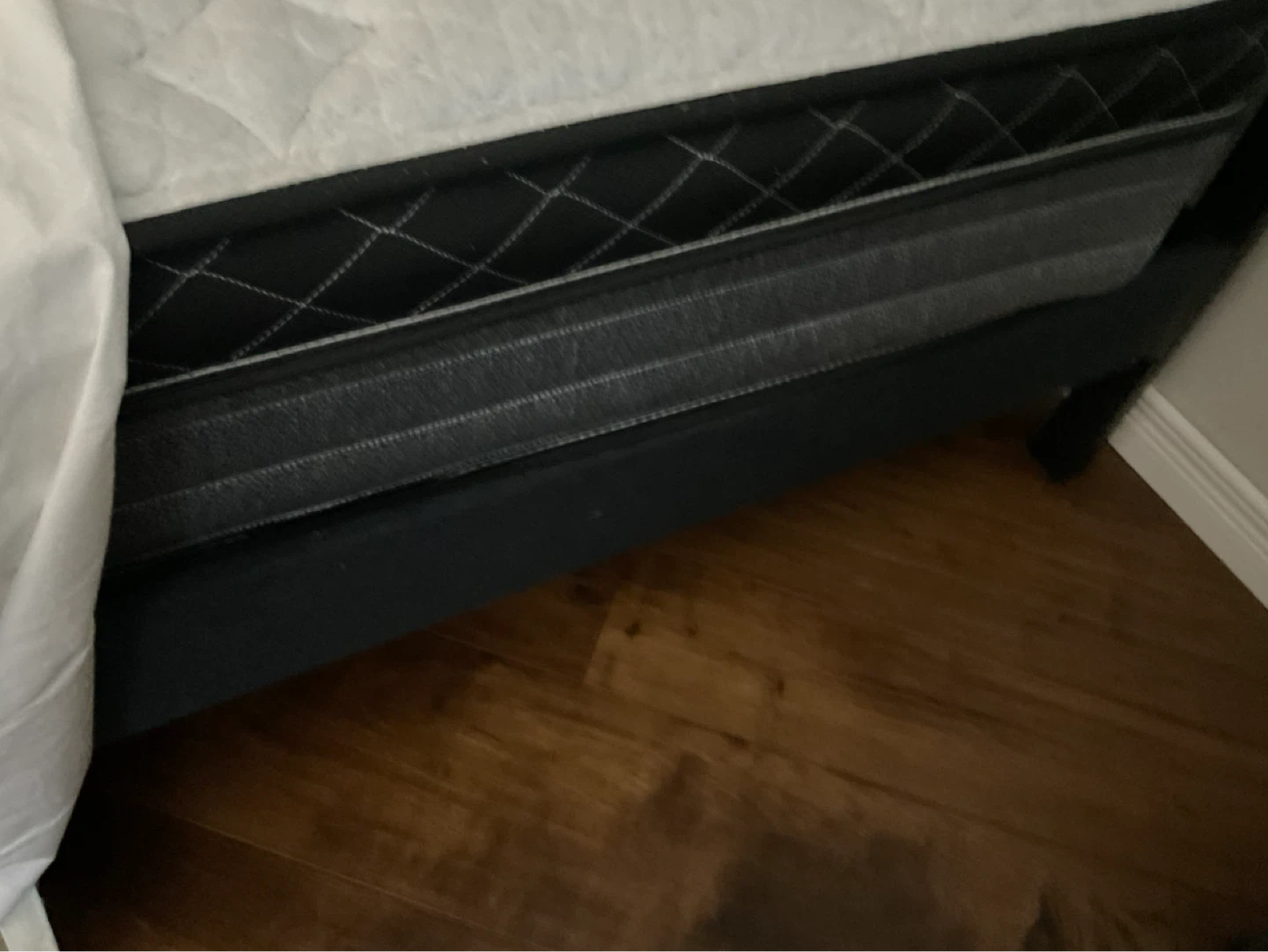 Twin bed upholstered headboard - photo 2