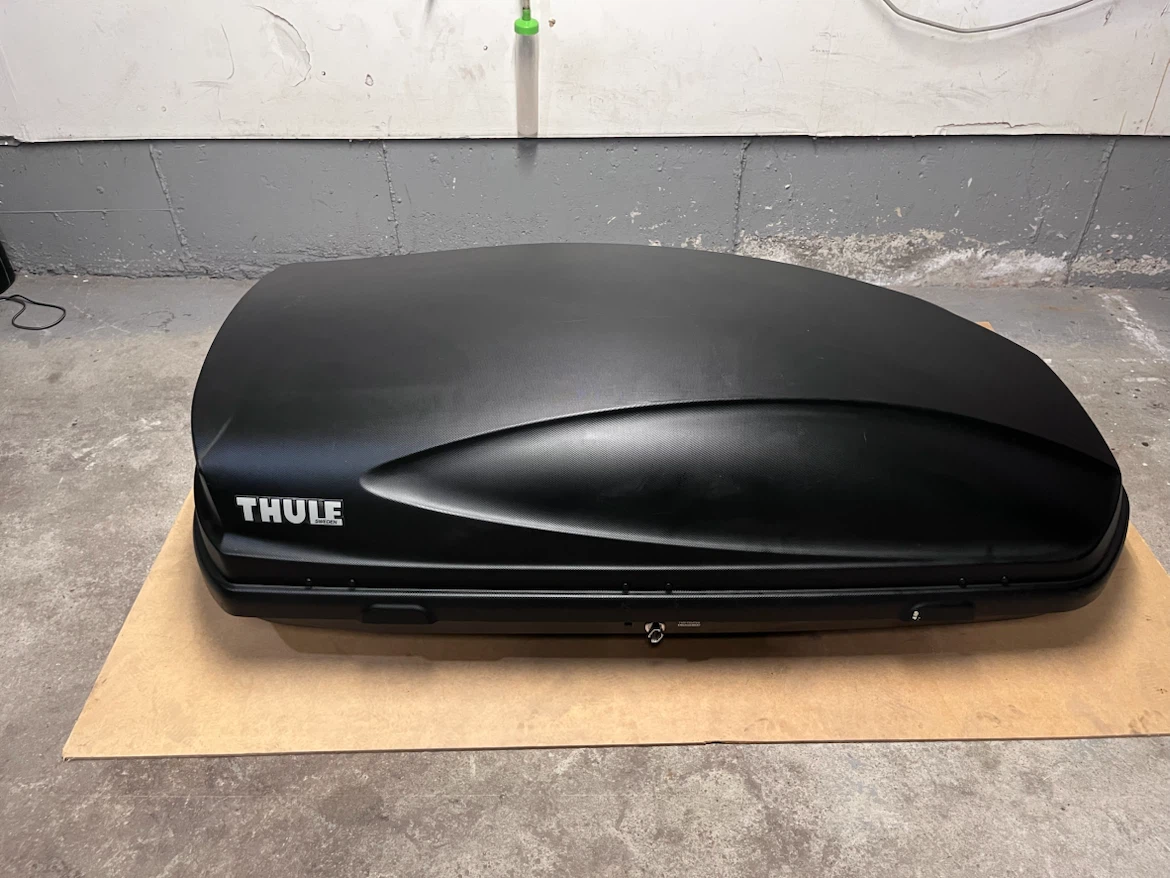 Thule Roof Cargo Box & Aluminum Crossbars Bundle - photo 2