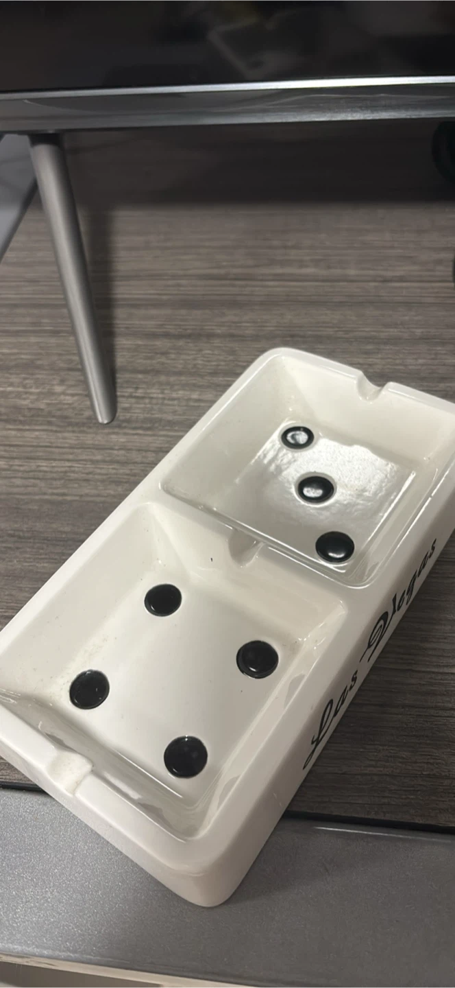 Vintage White Ceramic Ashtray - Las Vegas - photo 2