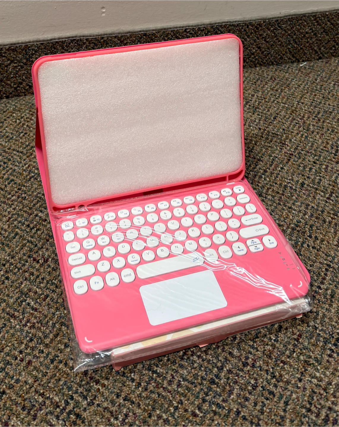 Pink Bluetooth Keyboard Case w/ Touchpad – New - photo 2