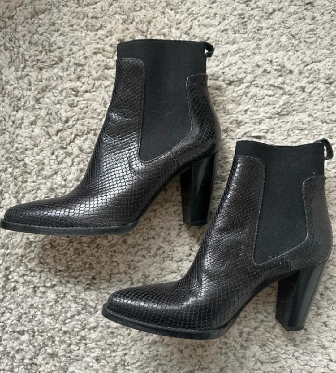 Zara Black Snake Print Heeled Ankle Boots size 39 - photo 2