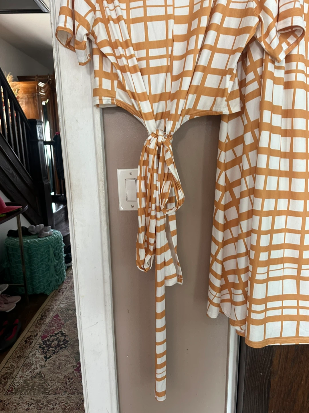 Tan and white grid pattern two piece set - photo 3