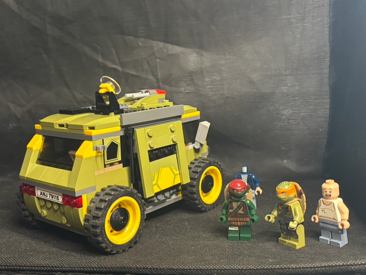 LEGO Turtle Van Takedown 79115 - 90% complete - photo 5