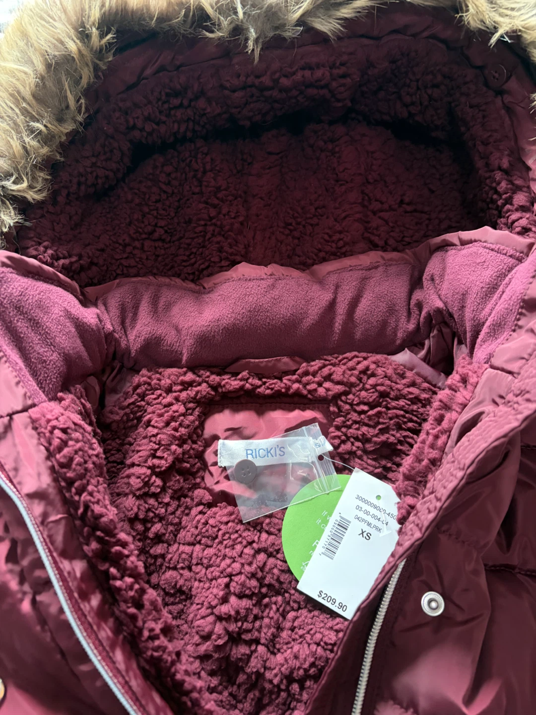 BNWT! Women’s size XS winter coat - photo 2