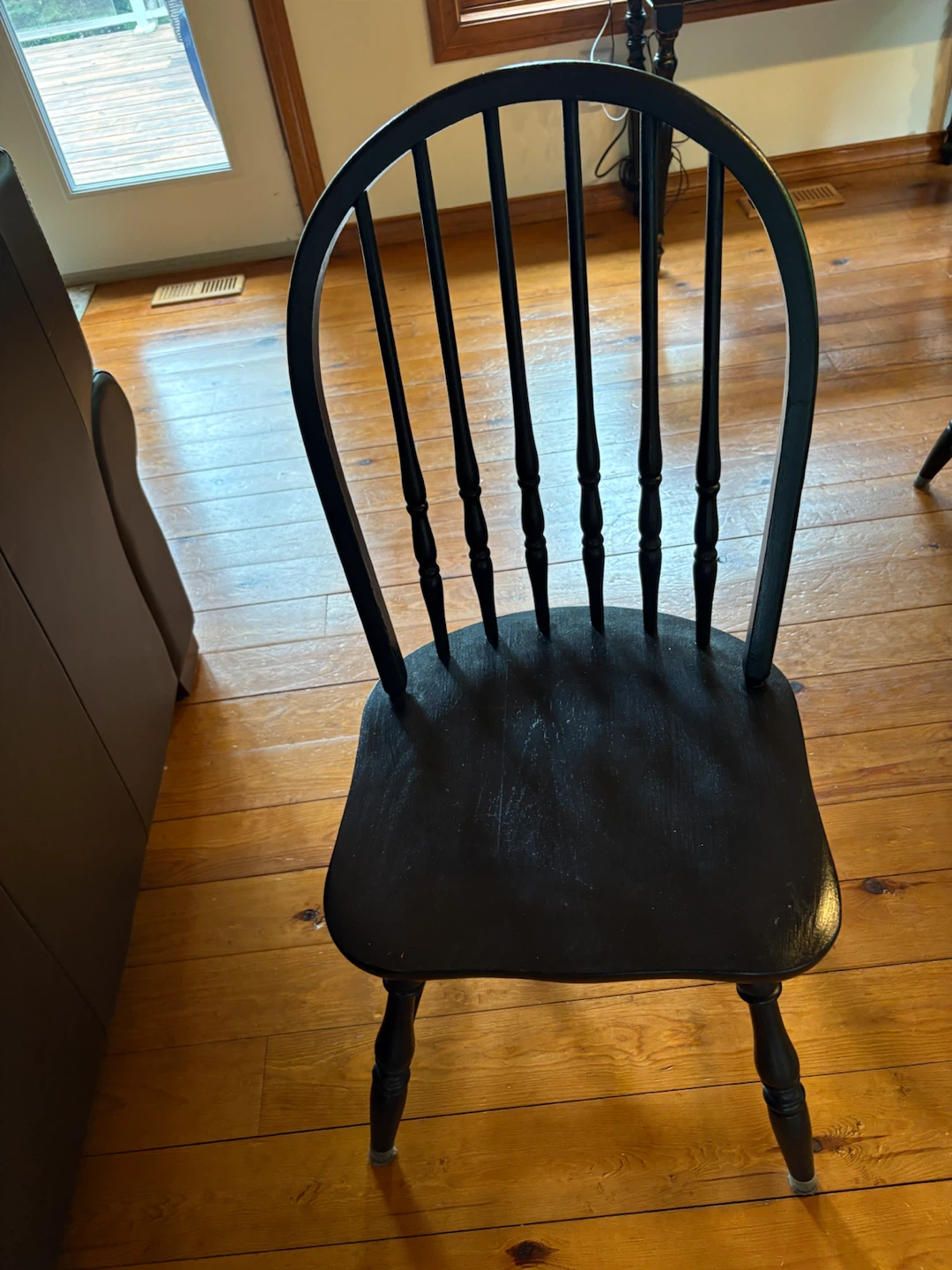 Oval Dining Table with 4 Black Chairs + 1 - photo 2
