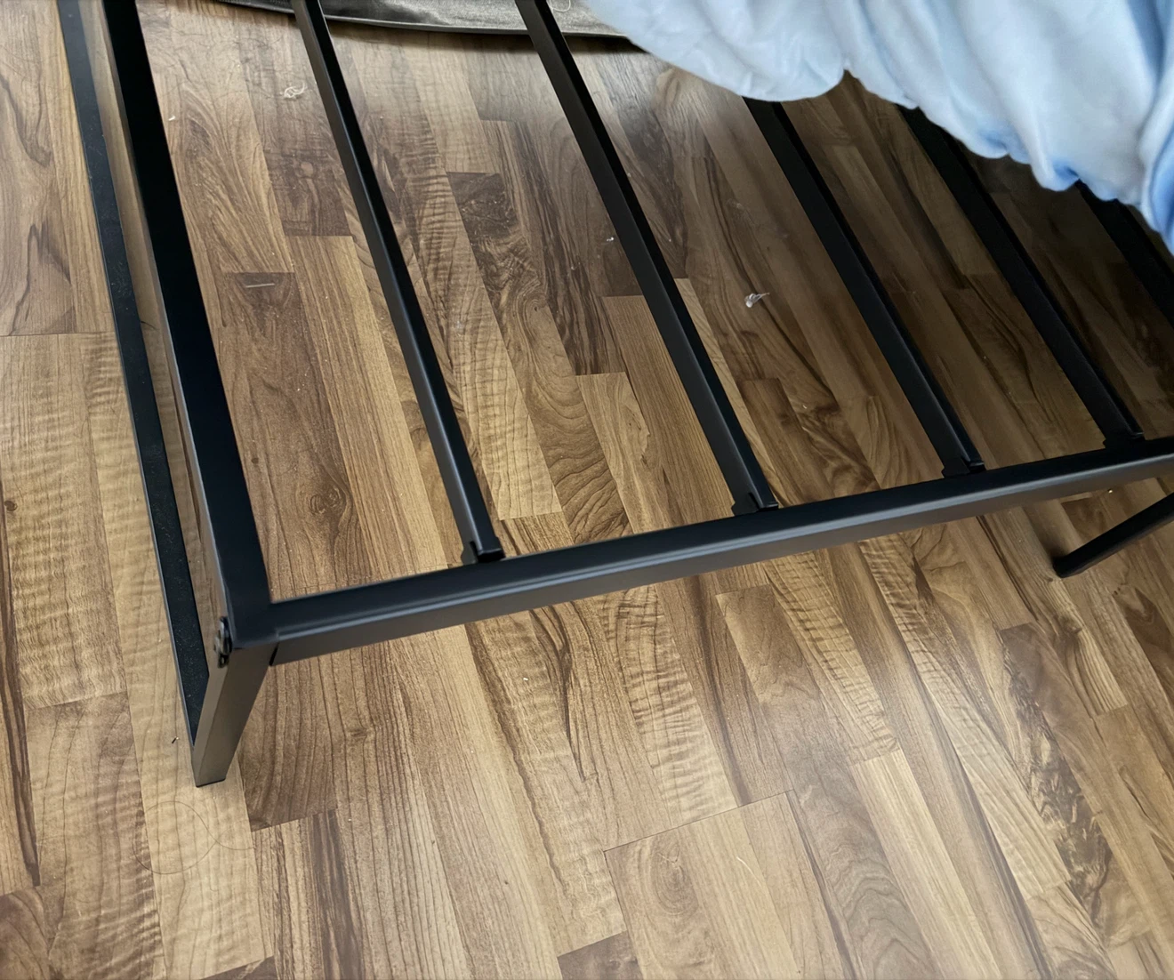 bed frame + mattress + comforter + 2 side tables - photo 2