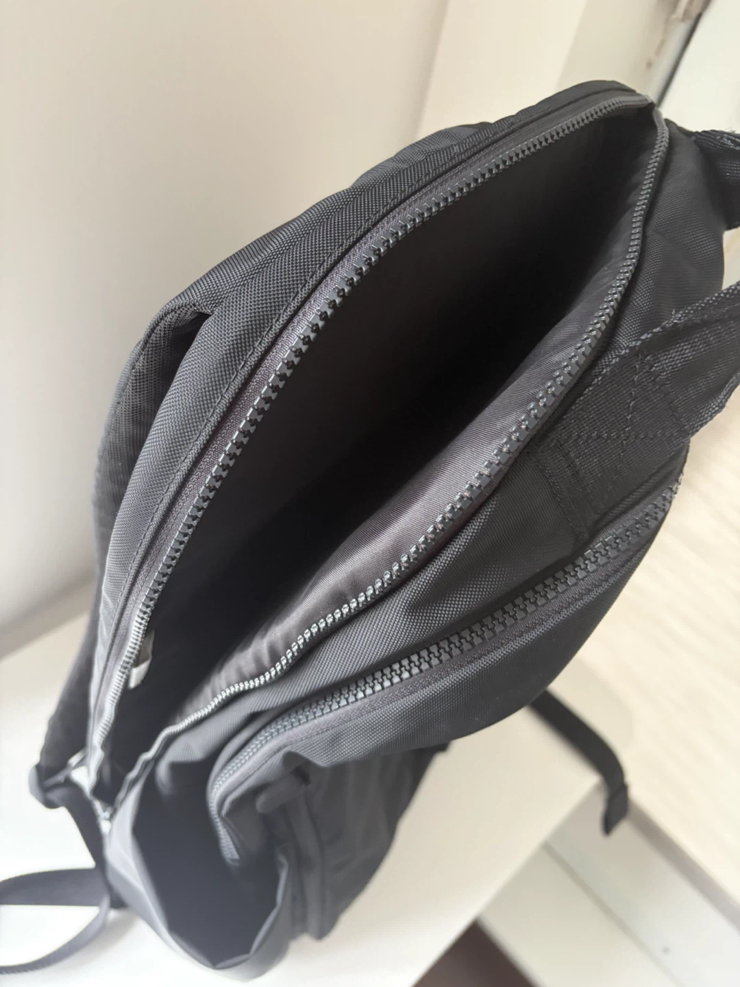 Lululemon Black Crusier Backpack 26L - photo 3