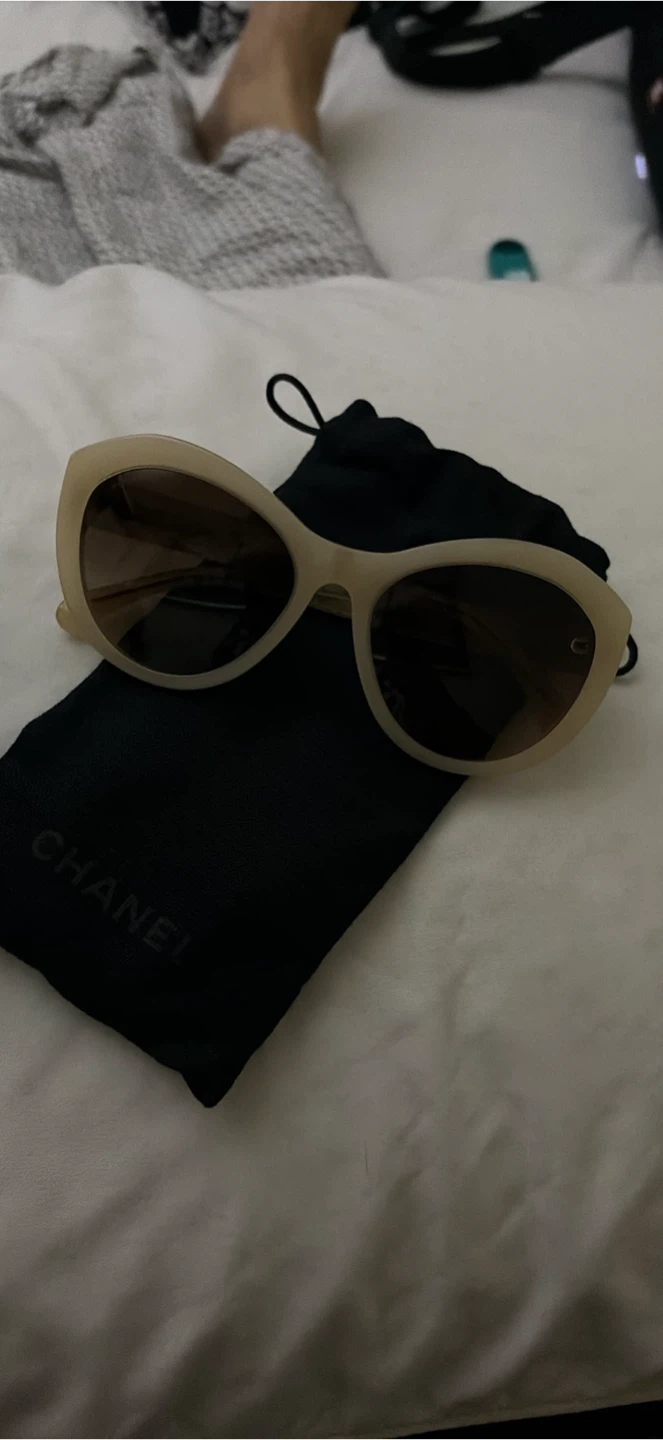 Chanel Sunglasses with Case - photo 2