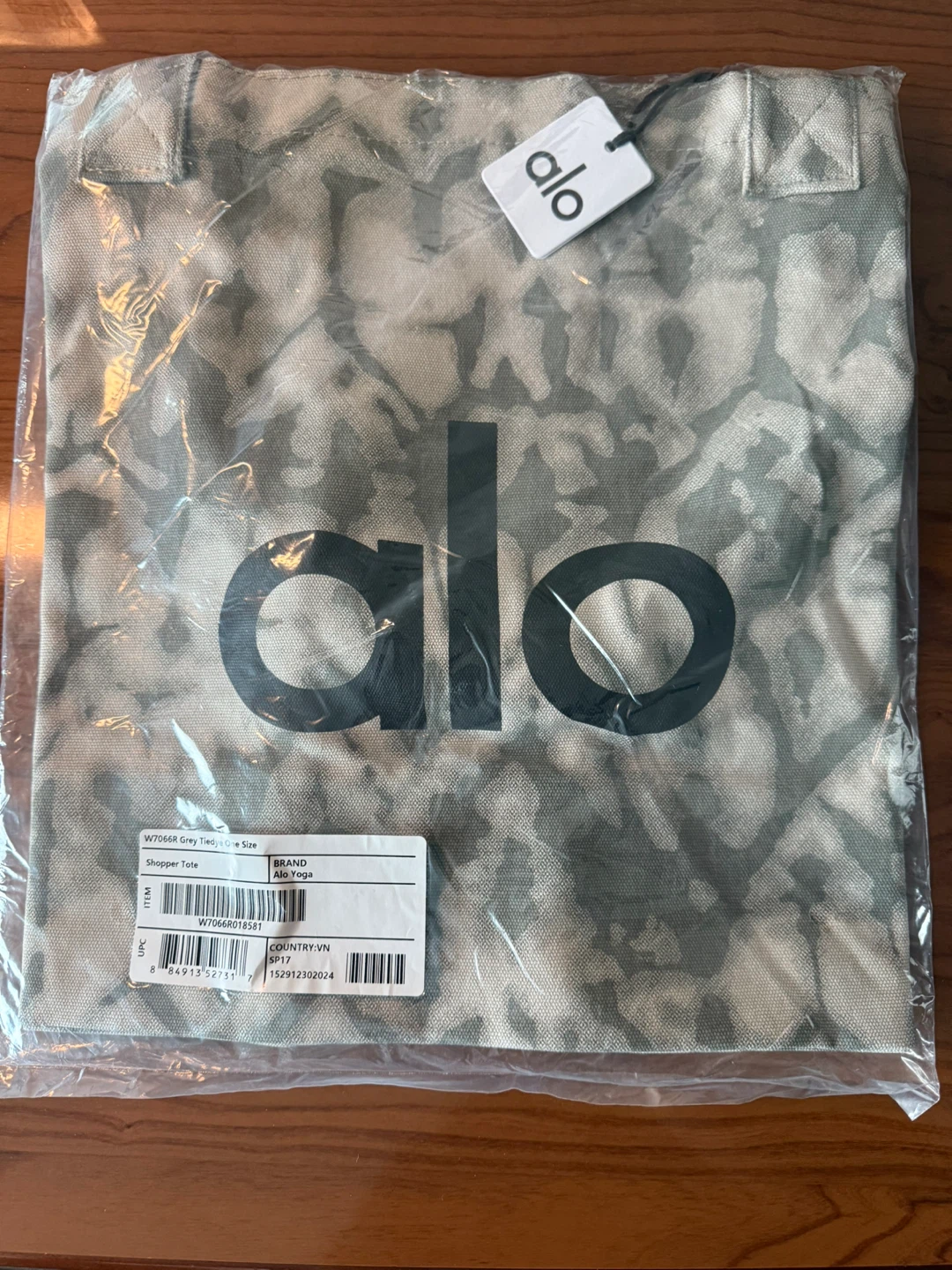 Alo Yoga Shopper Tote - Grey Tiedye