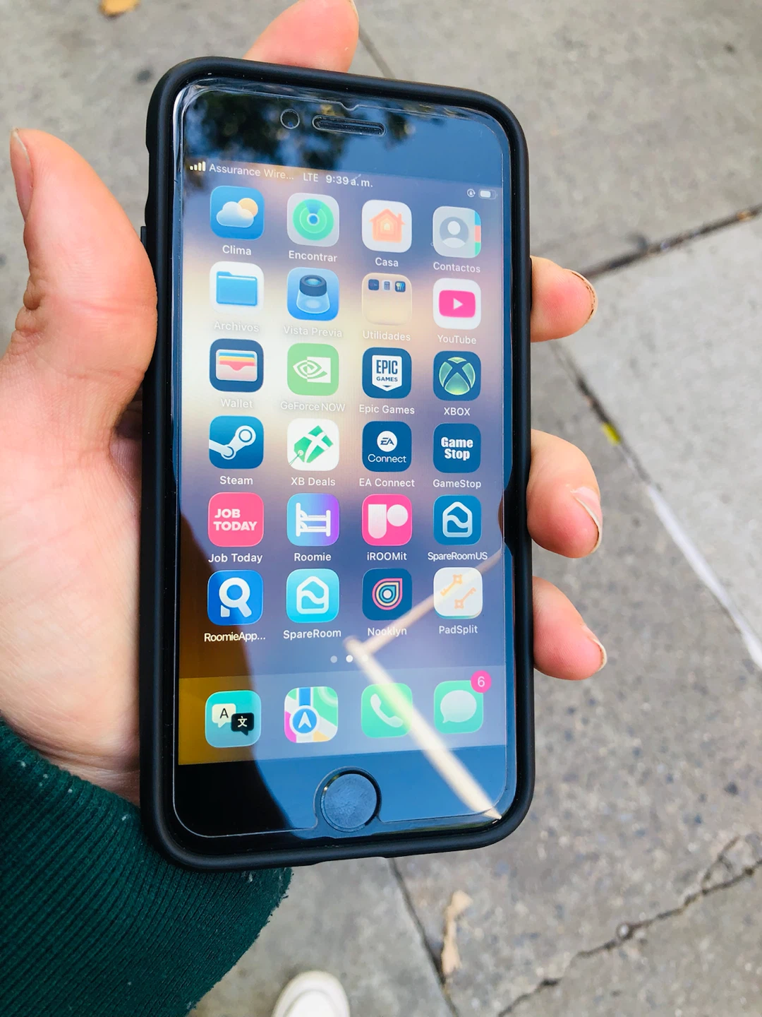 iPhone se 3genartion Black Smartphone - photo 2