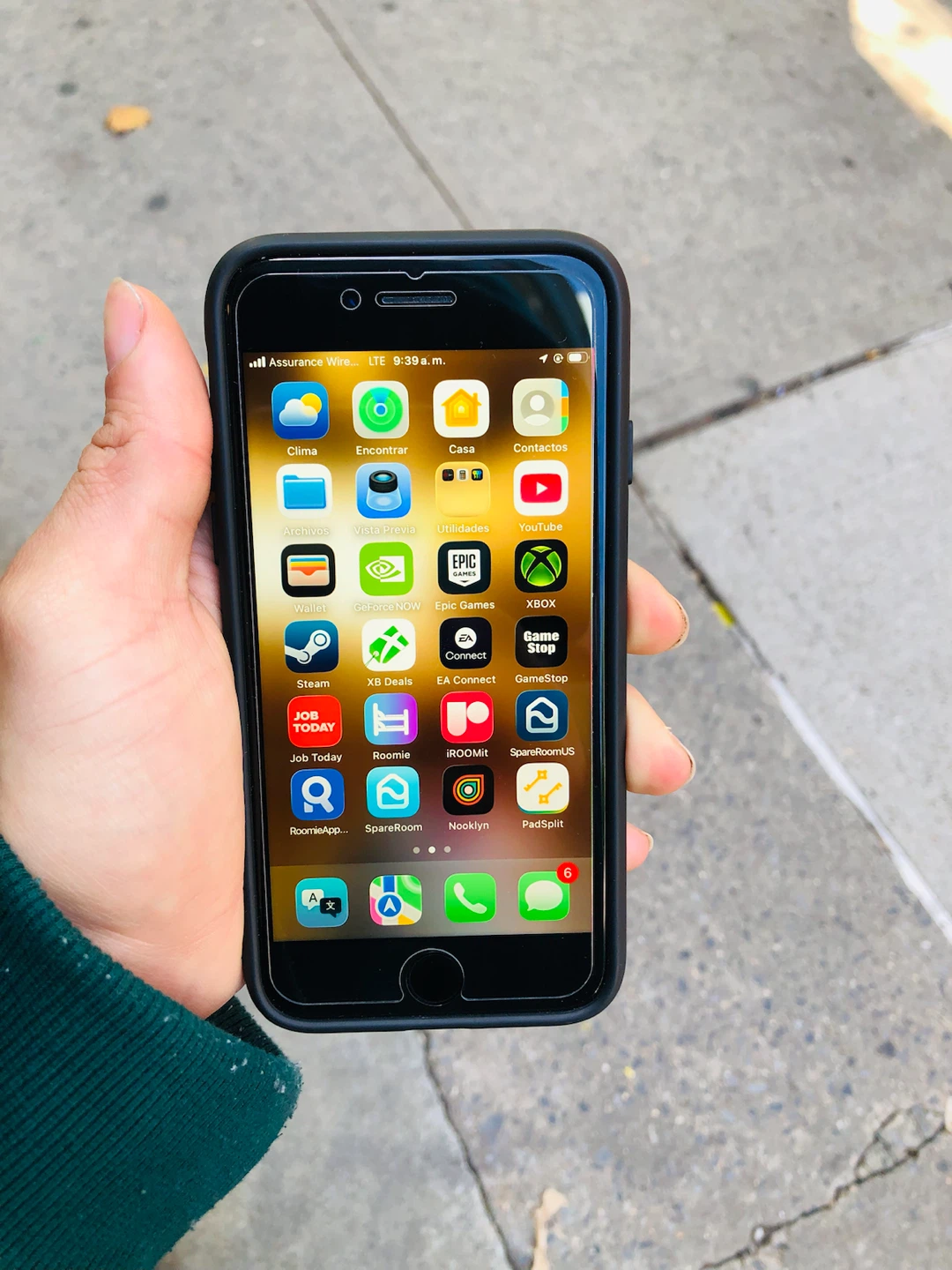 iPhone se 3genartion Black Smartphone - photo 3