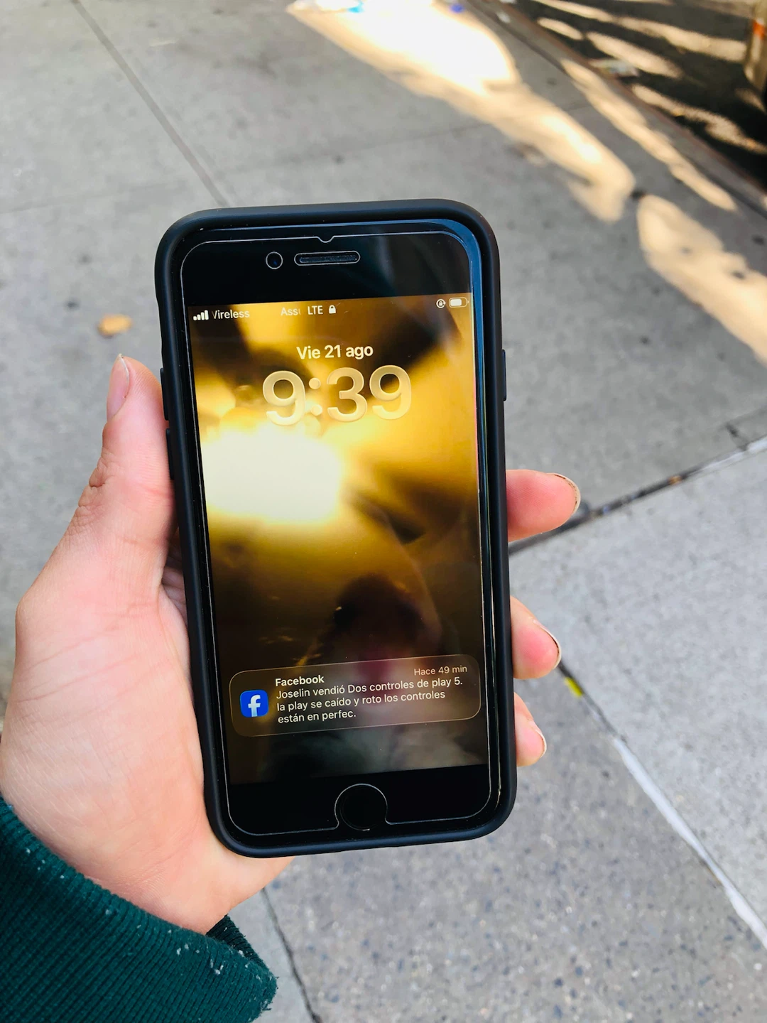 iPhone se 3genartion Black Smartphone - photo 5