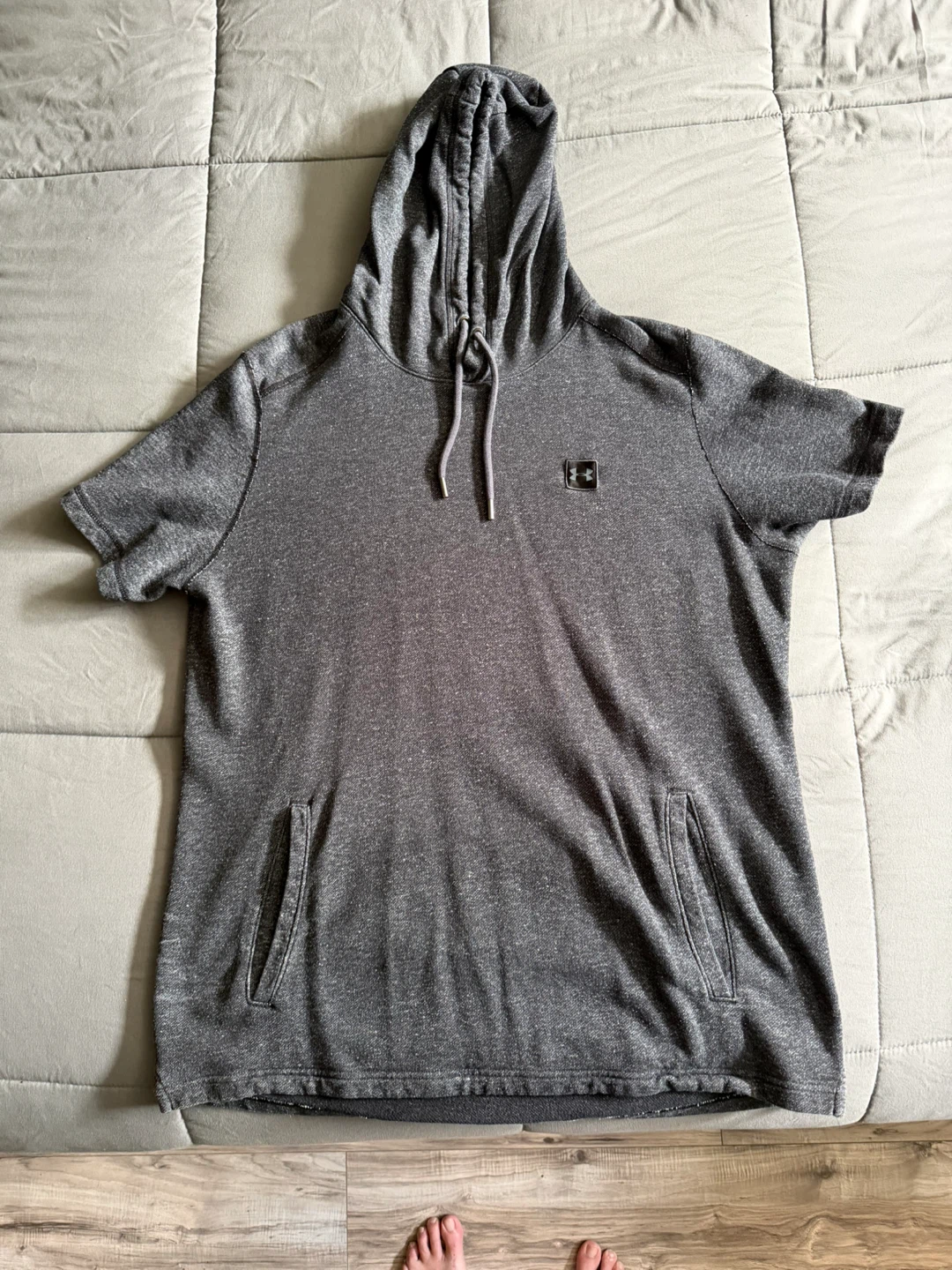 Mens XXL Under Armour Short Sleeve Hoodie