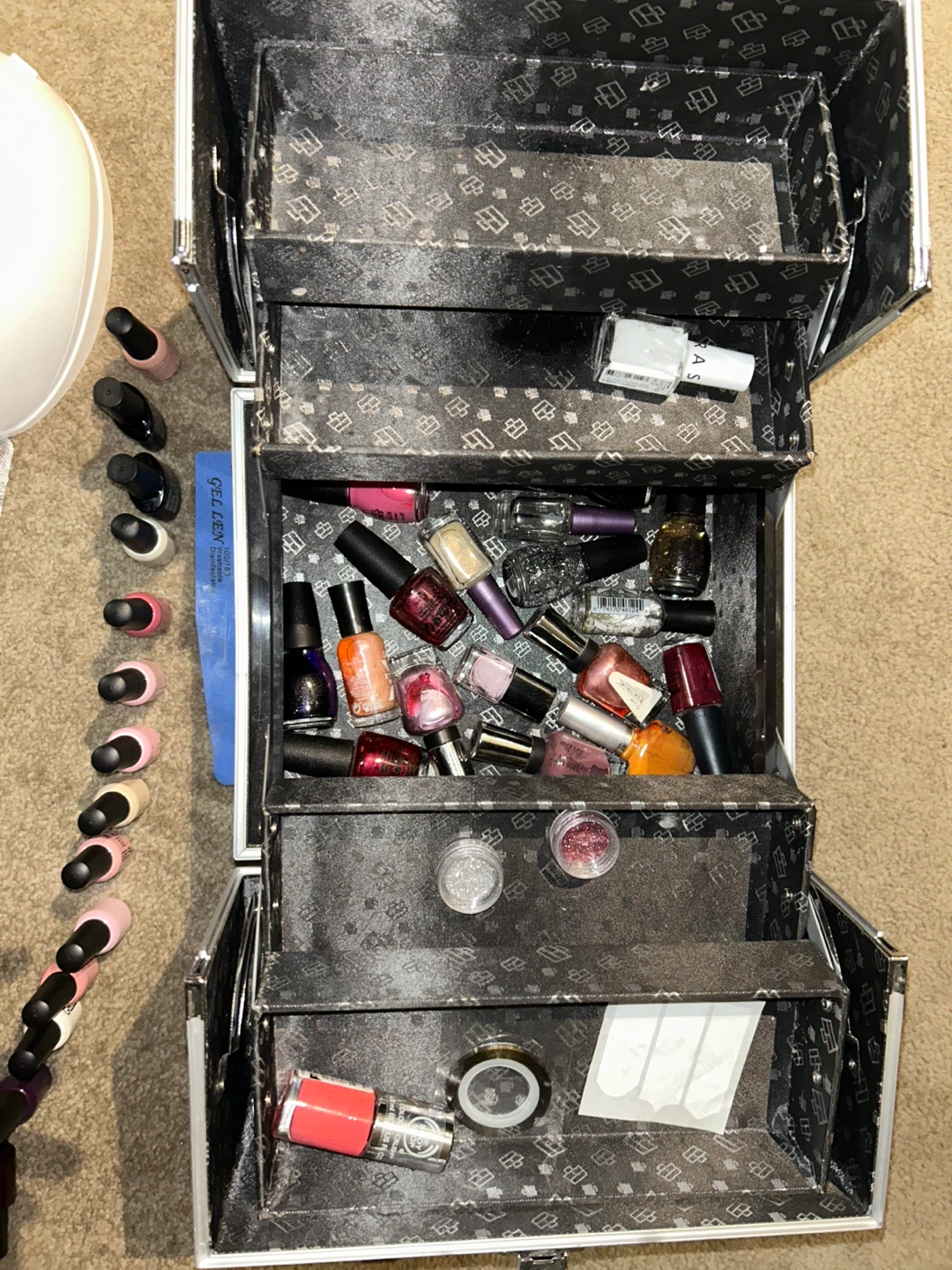 Nail Polish Collection with UV Lamp and Case - photo 5